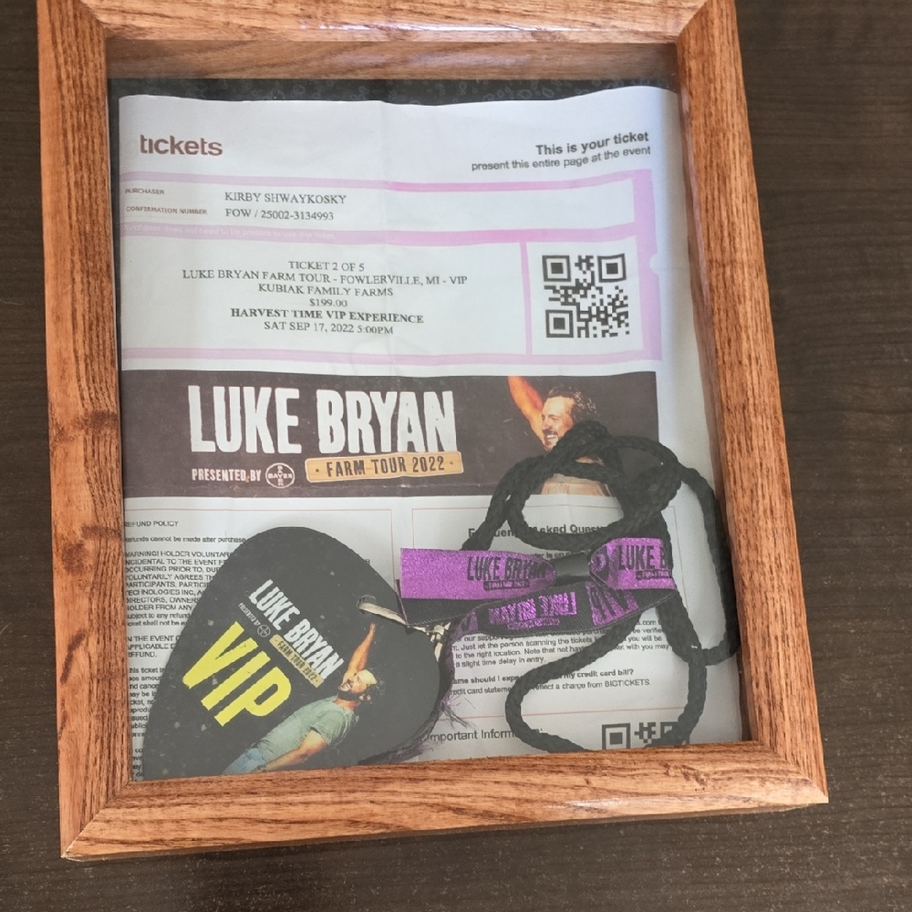 Luke Bryan Ticket,VIP Necklace, &wristband